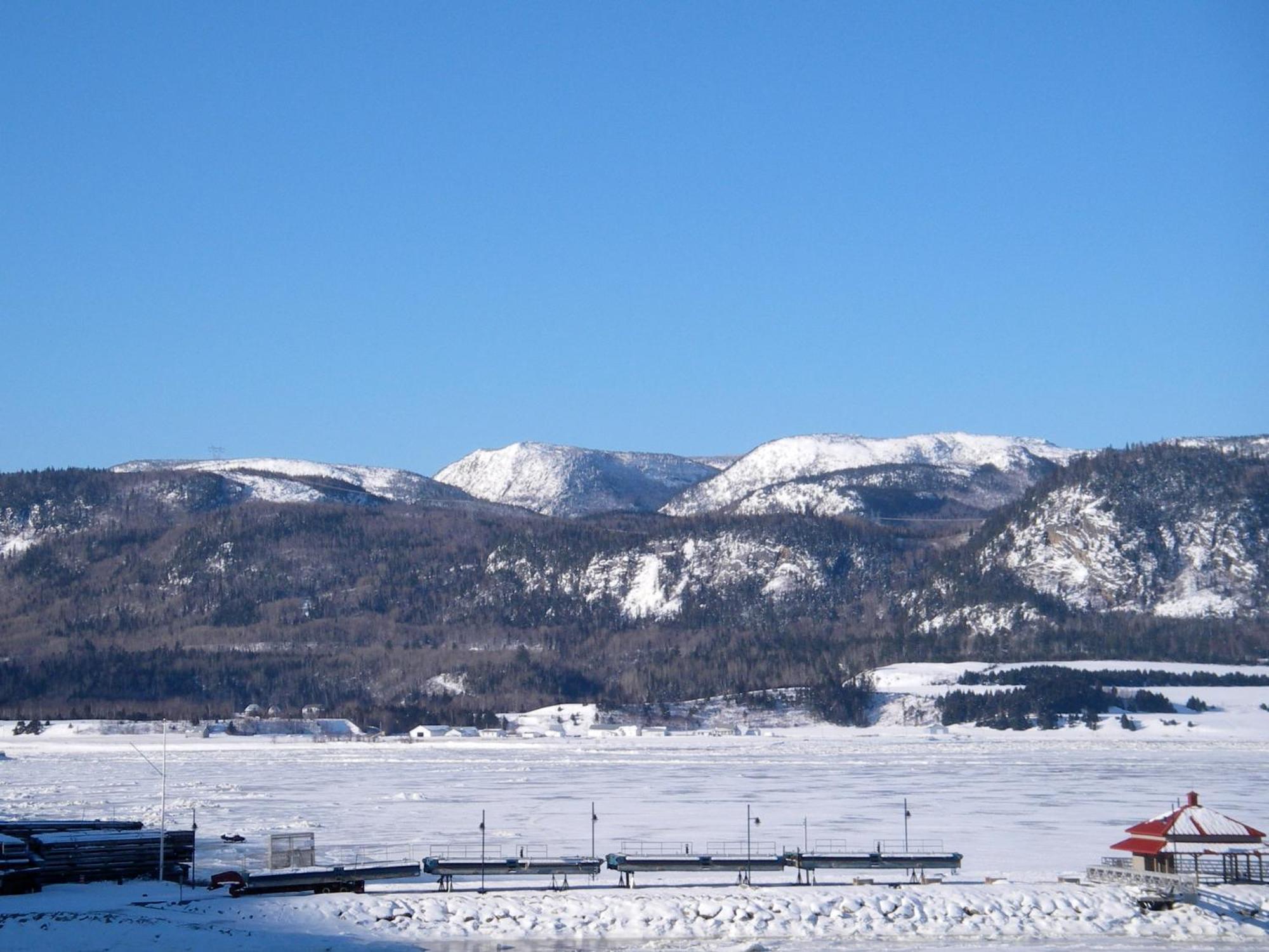 Chalets Condos Sur Le Fjord LʼAnse-Saint-Jean Kültér fotó