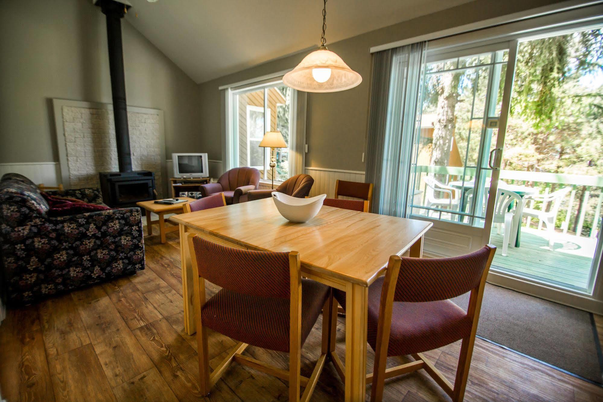 Chalets Condos Sur Le Fjord LʼAnse-Saint-Jean Kültér fotó