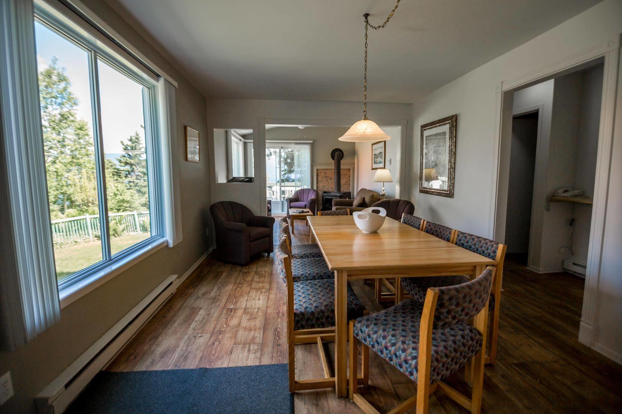 Chalets Condos Sur Le Fjord LʼAnse-Saint-Jean Kültér fotó